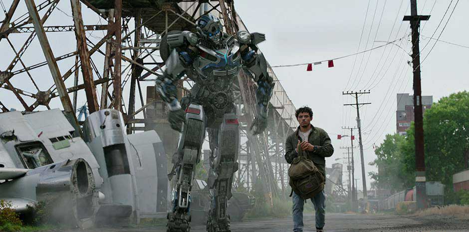 <b>《变形金刚：超能勇士崛起》发布片段 社牛幻影妙语连珠风趣讨喜</b>