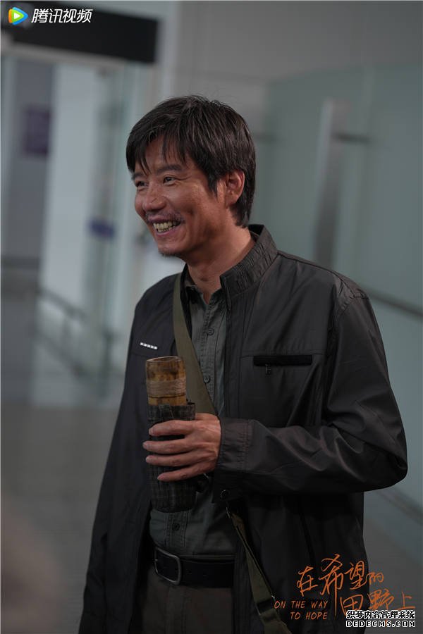 《在希望的田野上》收官 口碑热度齐飞尽显“年轻”主旋律新活力(图5) 《在希望的田野上》收官 口碑热度齐飞尽显“年轻”主旋律新活力(图5)