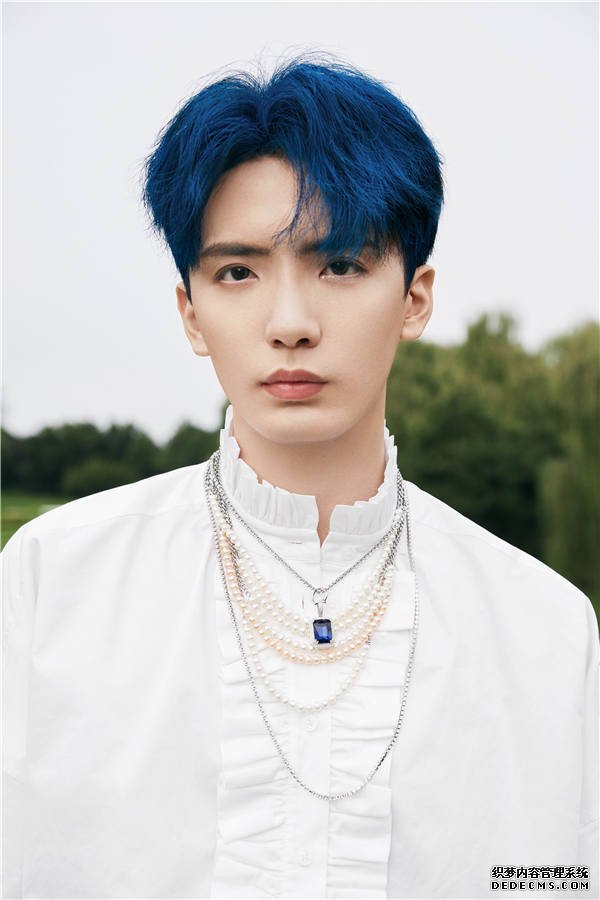 谷蓝帝2021概念EP《亿万星球都不及你这颗尘埃耀眼》 异星系大片释出(图3) 谷蓝帝2021概念EP《亿万星球都不及你这颗尘埃耀眼》 异星系大片释出(图3)